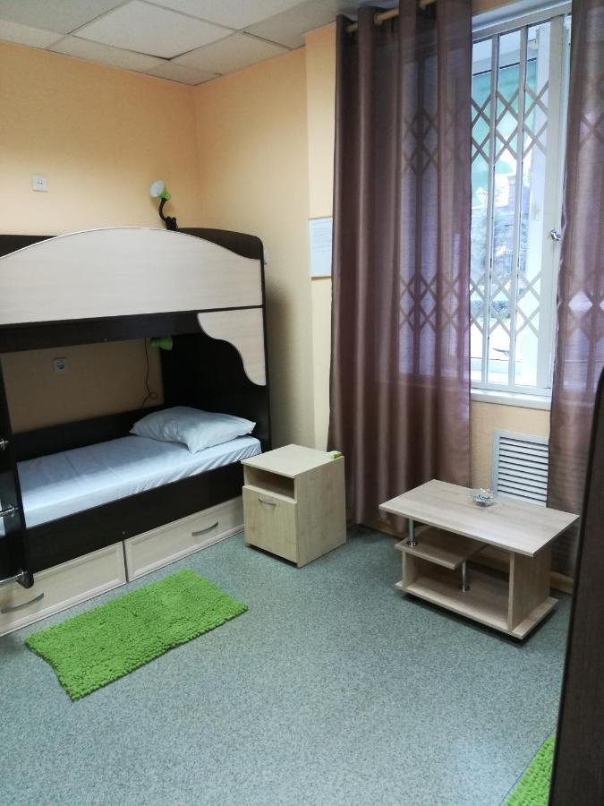 Dachny Hostel На Метро "Заельцовская"ノヴォシビルスク エクステリア 写真