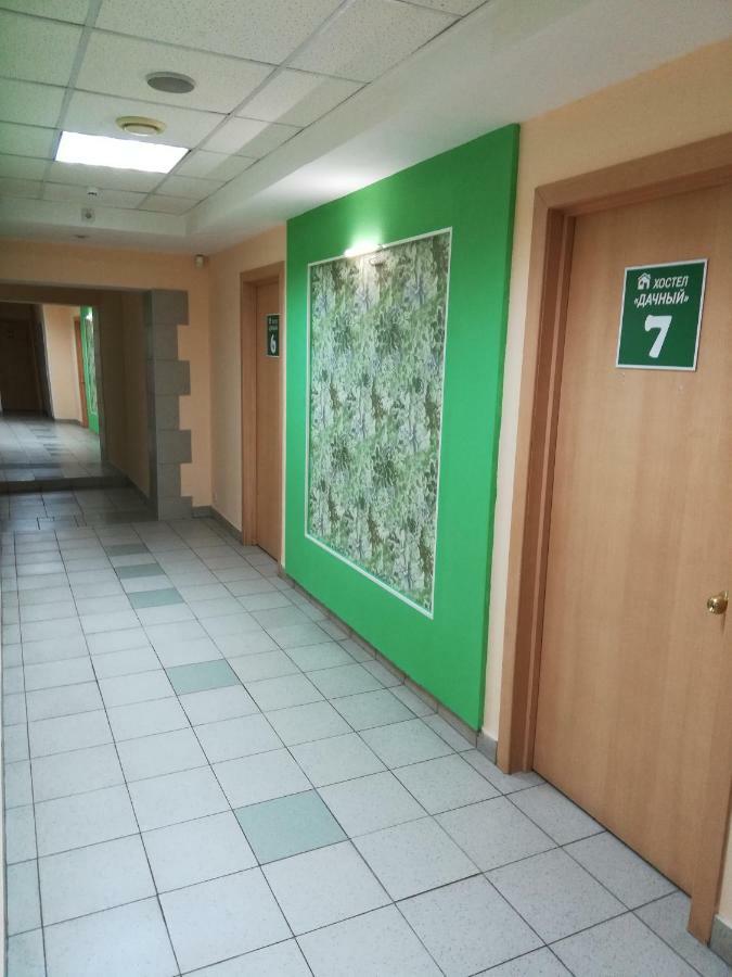 Dachny Hostel На Метро "Заельцовская"ノヴォシビルスク エクステリア 写真